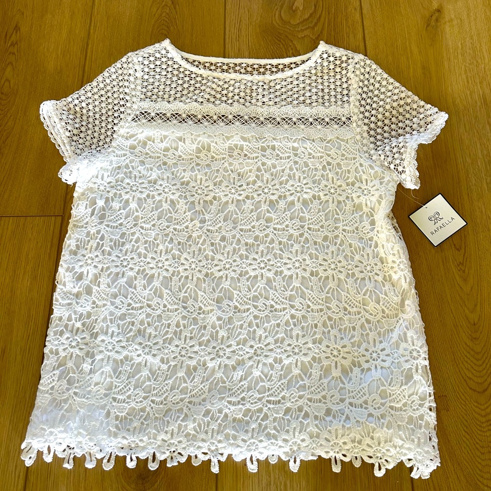 Rafaela NWT size m white top with lace